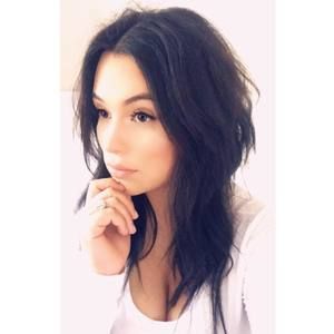 Meet your Posher, Vanessa